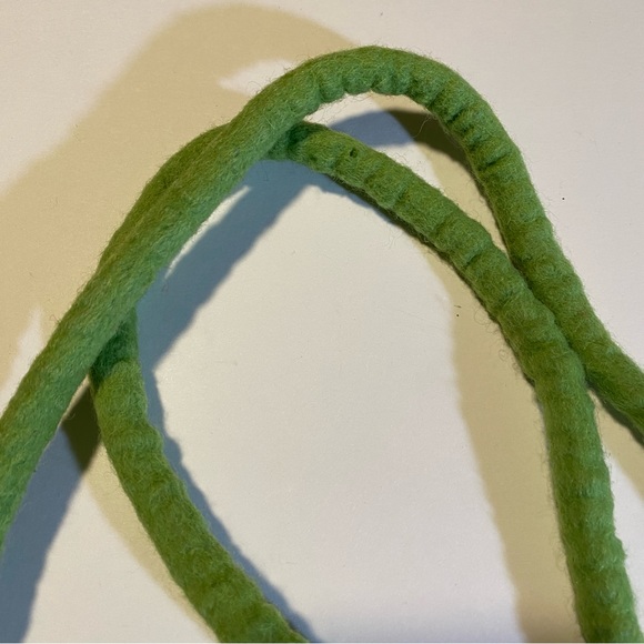 Chuckleberries boiled wool cherry crossbody bag from Nepal, condition as shown - Picture 2 of 7